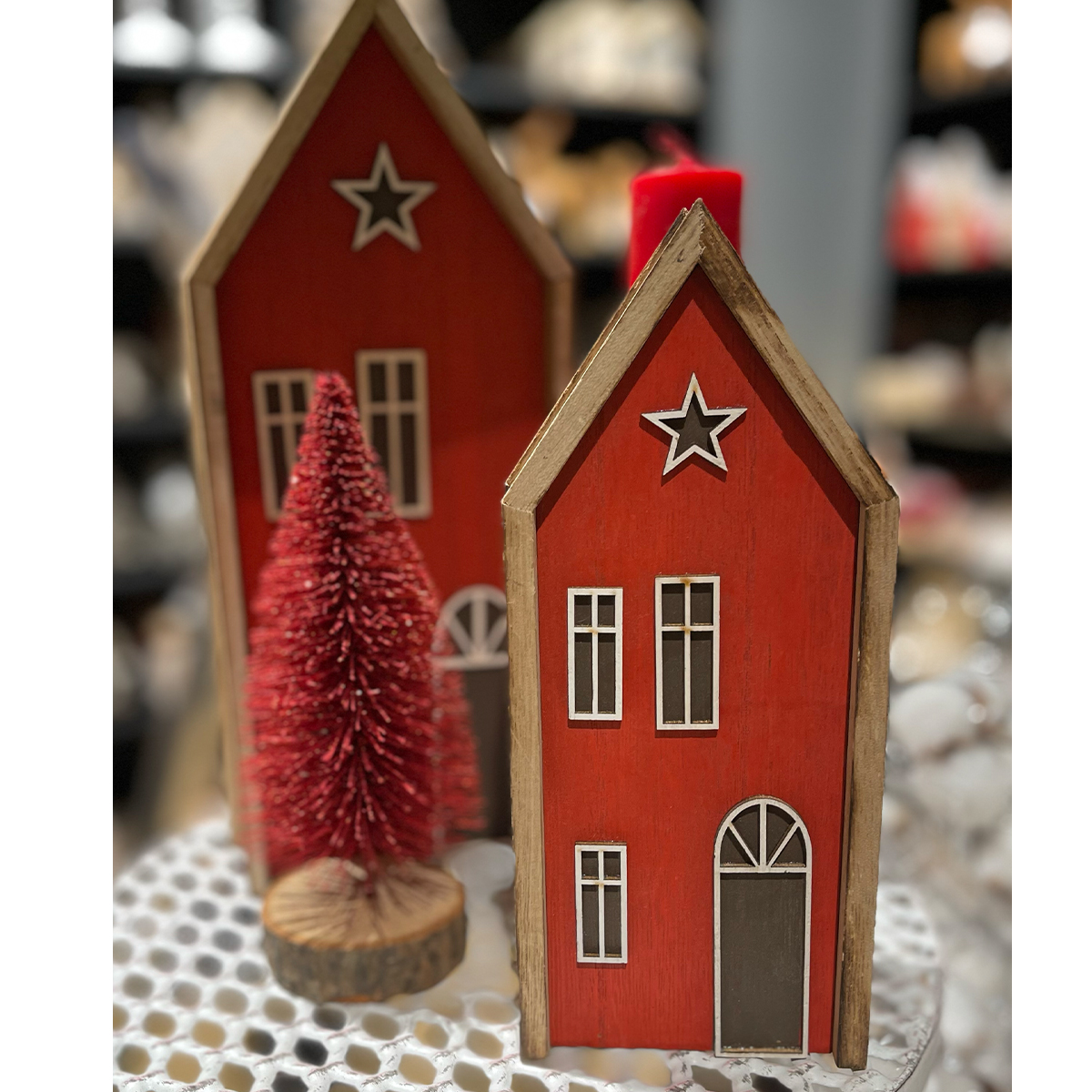 Deko Haus, Weihnachtshaus, Holzhaus mit Stern, rot-natur, 13x31cm, Aufsteller