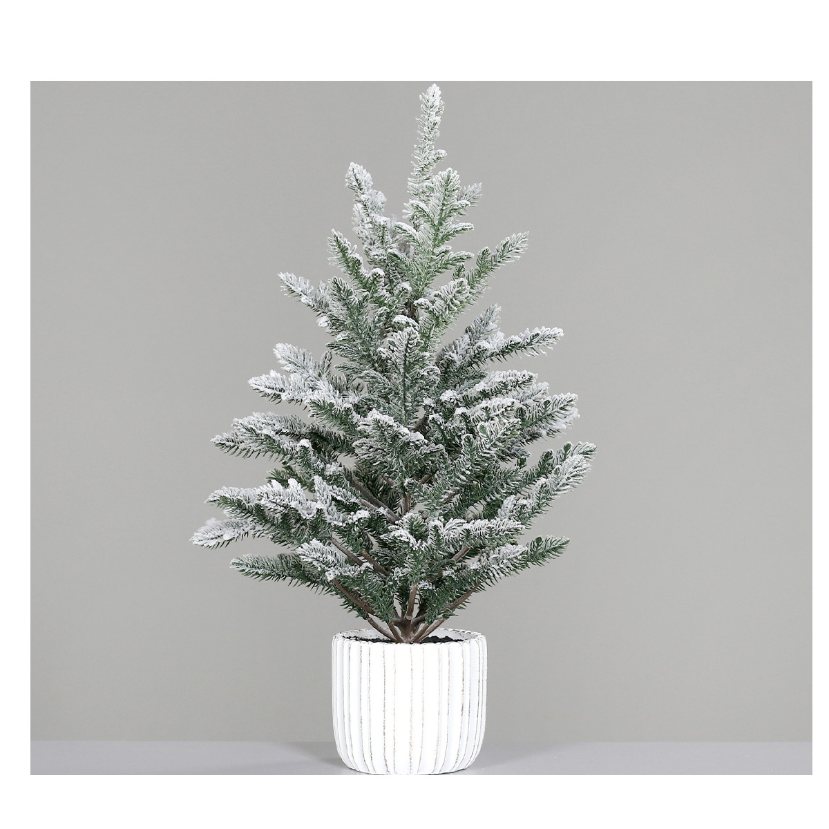 Kunstpflanze Tannenbaum beschneit, Tannenbaum im weißen Zementtopf, 55cm, DPI
