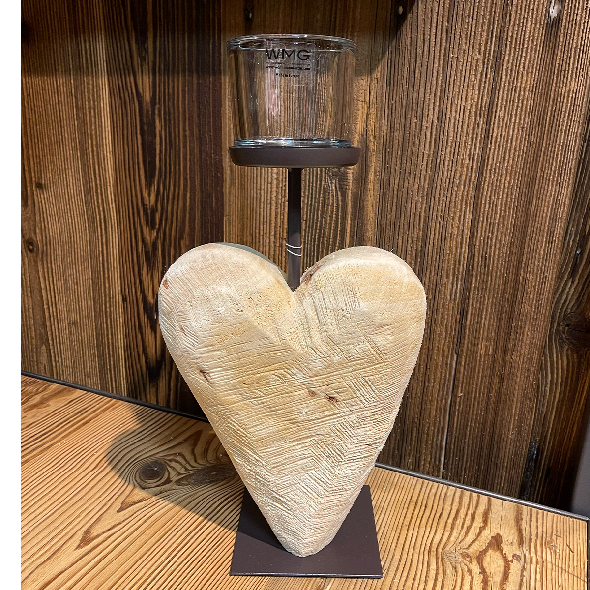 Deko Windlicht Holzherz sägerau, Naturholz-Herz auf Metallfuß, 38cm, WMG Grünberger