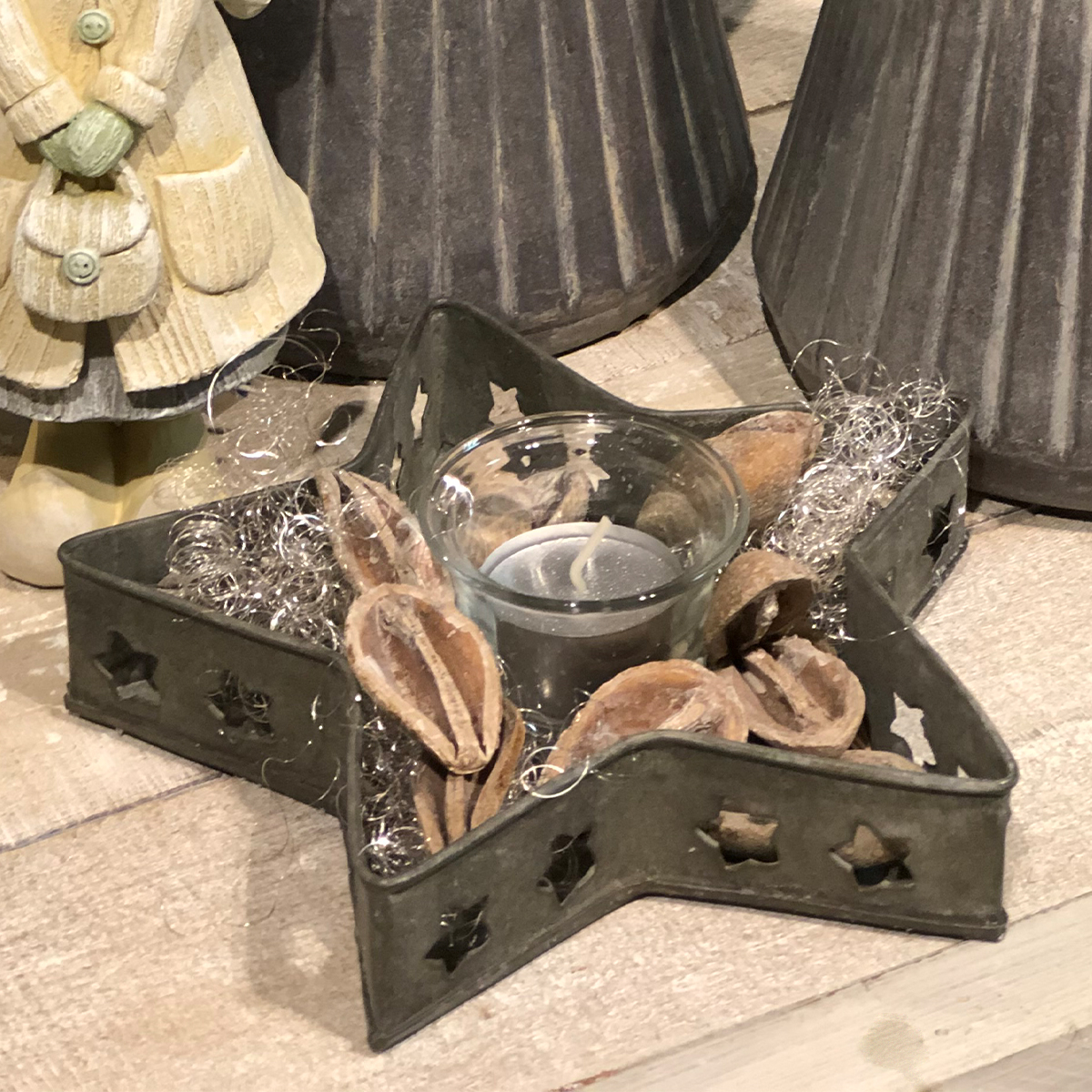 Teelichthalter Weihnachten grau used look, Zinkstern, Zinkschale mit Sterne