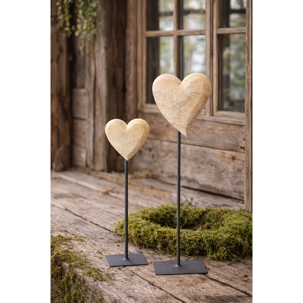 Deko Herz Naturholz sägerau, Holzherz geschwungen auf Ständer, 90cm, WMG Grünberger