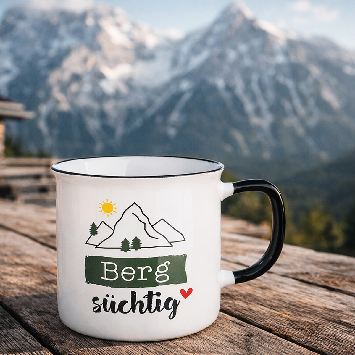 Keramik Becher Berg, Henkelbecher mit Spruch: Bergsüchtig, Emailledesign, 390ml, Gilde