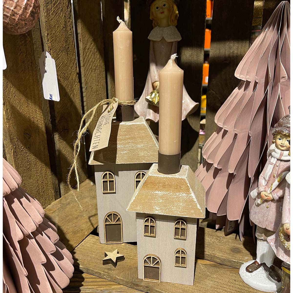 Deko Haus, Weihnachtshaus, Holzhaus mit Kamin, grau-natur, 8x6x15cm