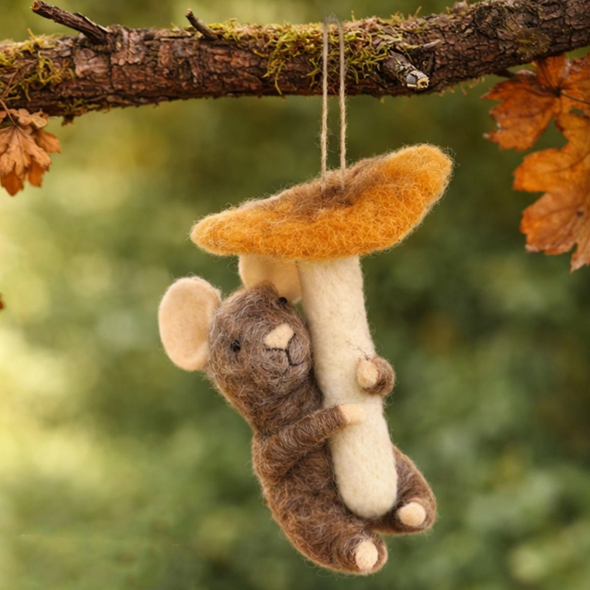 Deko Maus, Filzmaus mit Pilz, 10cm, Hänger